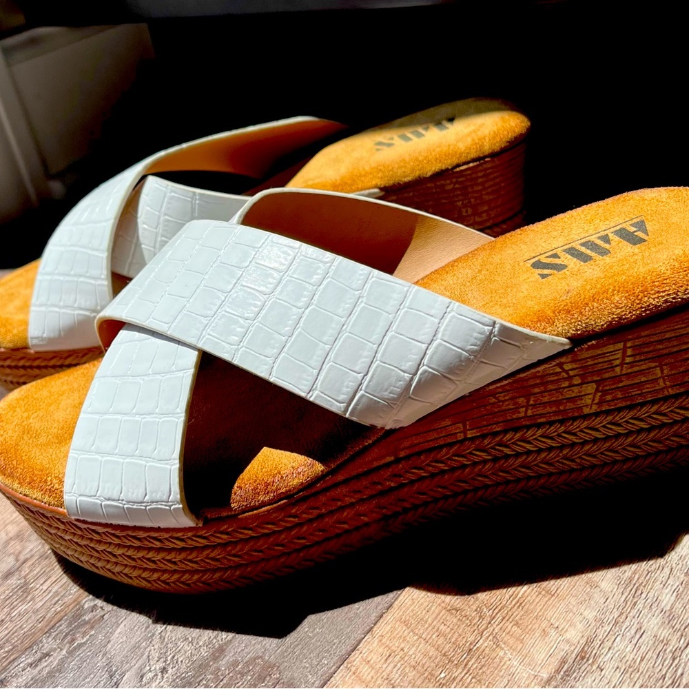 AMS 6.5 white wedge sandals